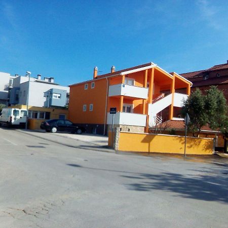 Apartments Batarilo Biograd Na Moru Buitenkant foto