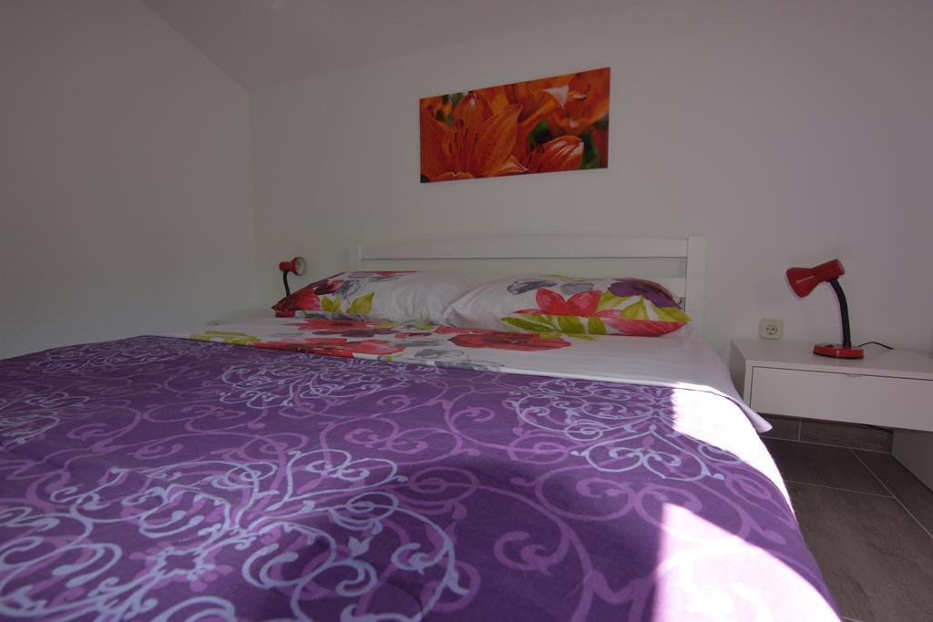 Apartments Batarilo Biograd Na Moru Buitenkant foto