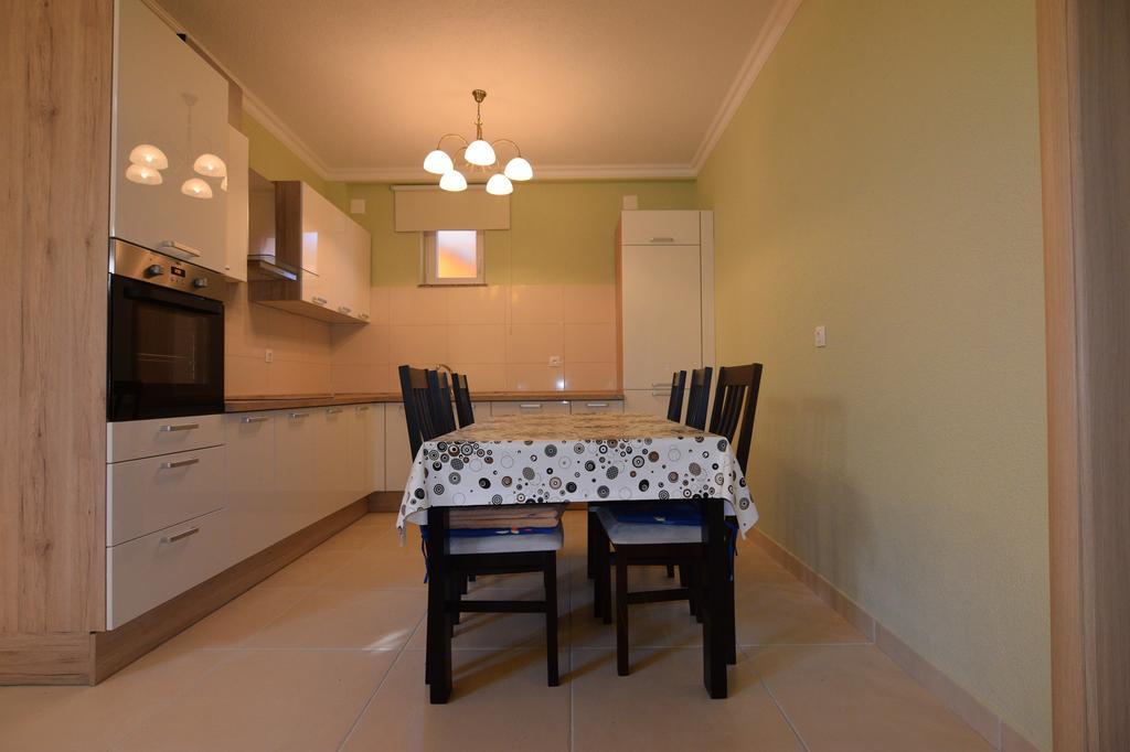 Apartments Batarilo Biograd Na Moru Buitenkant foto
