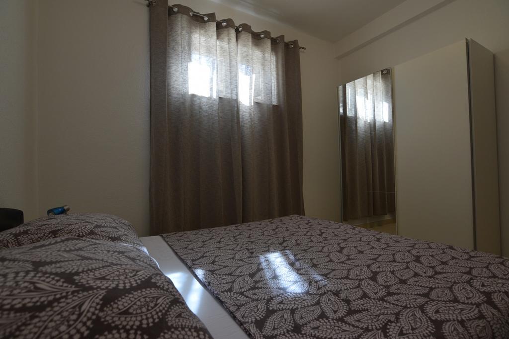 Apartments Batarilo Biograd Na Moru Buitenkant foto