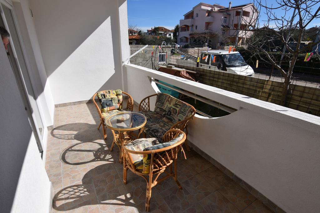 Apartments Batarilo Biograd Na Moru Buitenkant foto