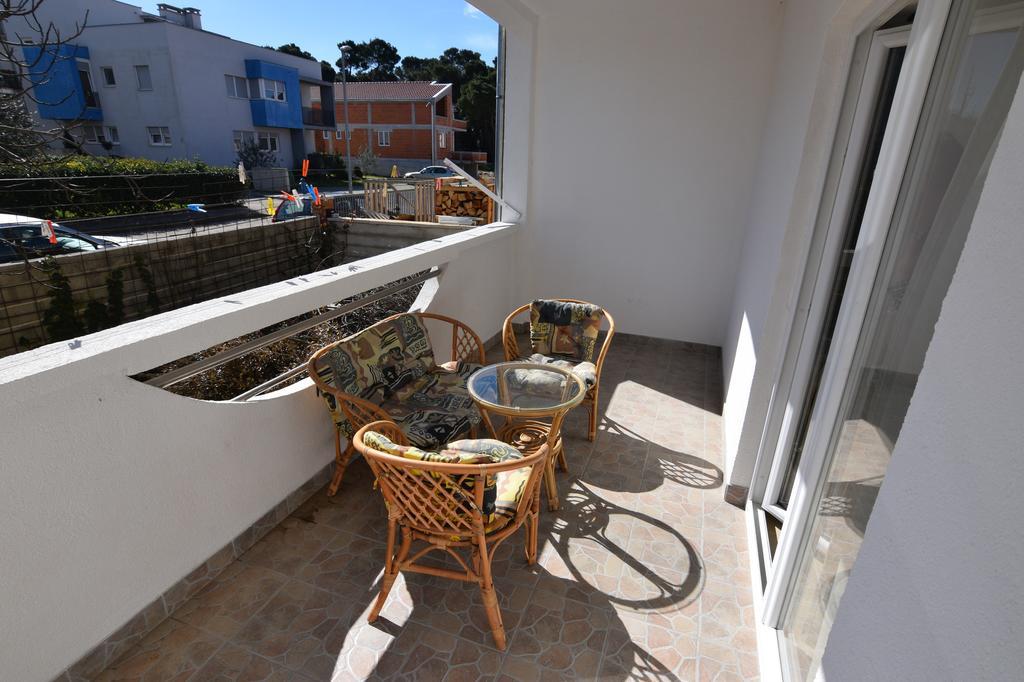 Apartments Batarilo Biograd Na Moru Buitenkant foto