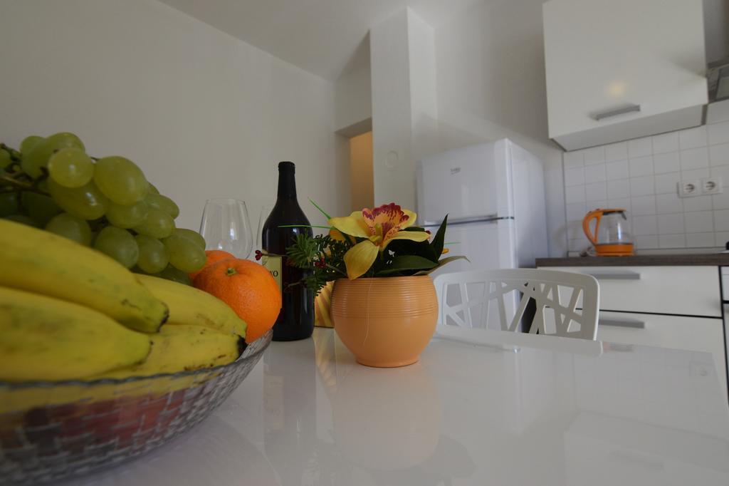 Apartments Batarilo Biograd Na Moru Buitenkant foto