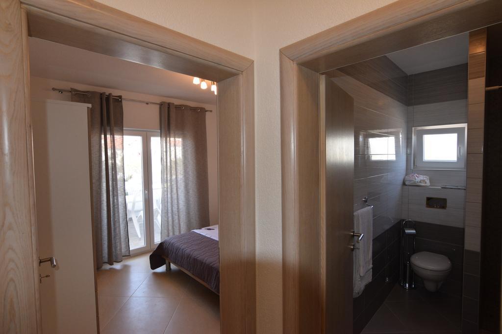 Apartments Batarilo Biograd Na Moru Buitenkant foto