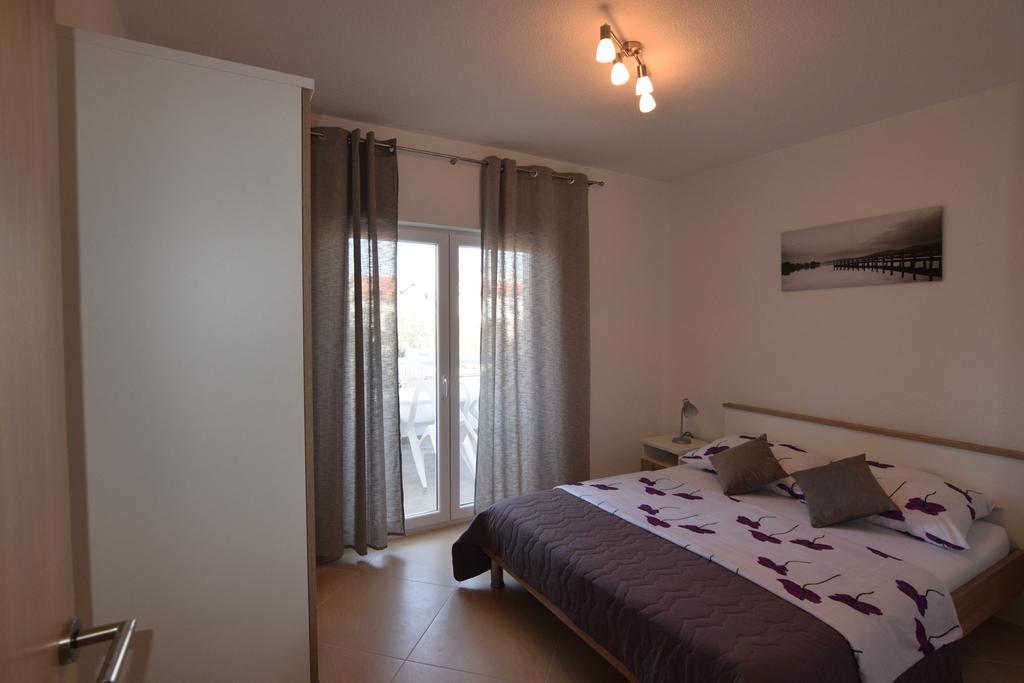 Apartments Batarilo Biograd Na Moru Buitenkant foto