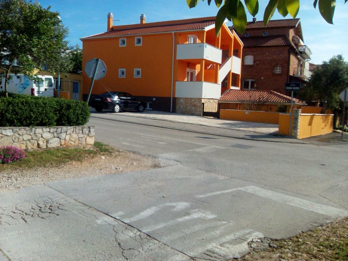 Apartments Batarilo Biograd Na Moru Buitenkant foto